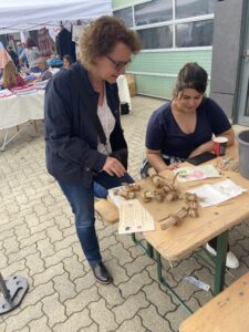 Mitmachaktion für Kinder auf dem Umweltmarkt 2023.