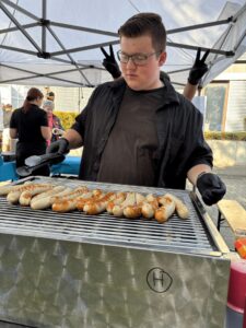 Bratwurstgrill auf dem Umweltmarkt